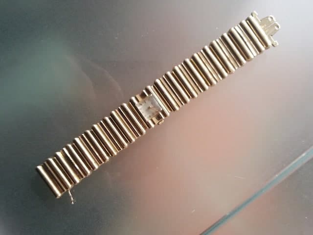 Estimation d’une montre-bracelet Zenith en or des années 40, articulée et numérotée, achetée chez Christie’s en 1992