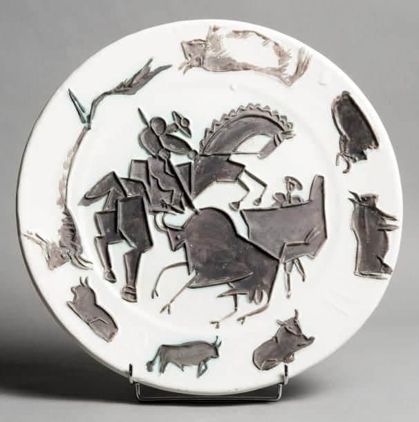 Plat céramique “Corrida” de Picasso et Madoura : estimation gratuite Plat céramique “Corrida” de Picasso et Madoura : estimation gratuite