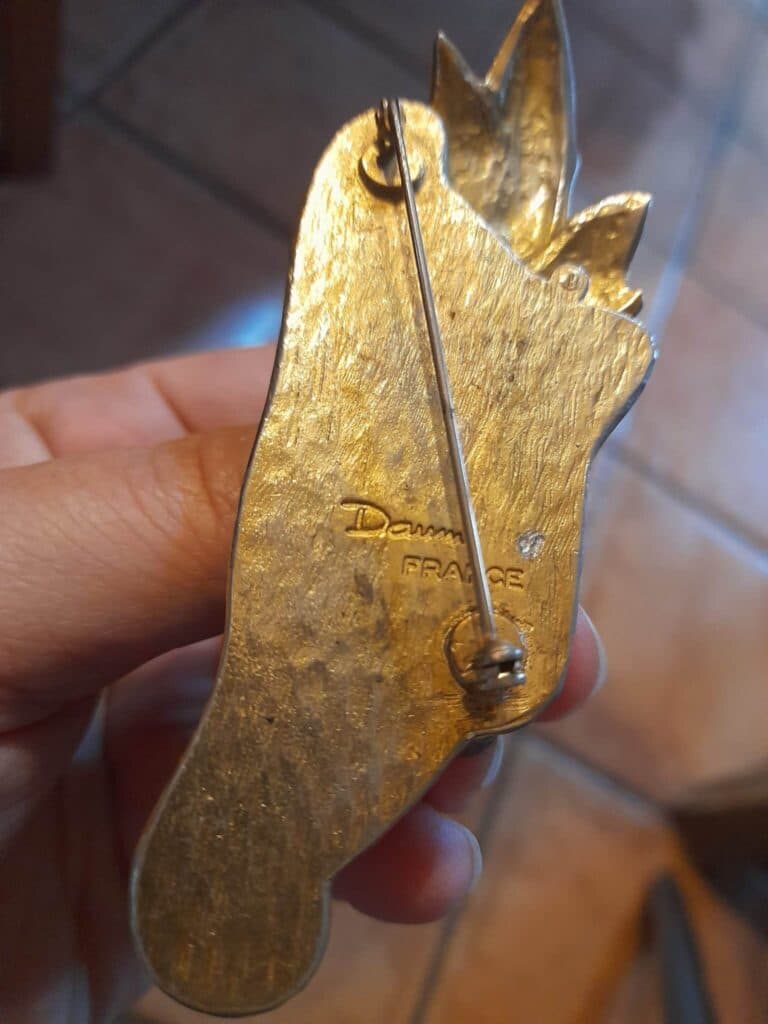 Estimation Bijoux: Magnifique Broche lezard daume en forme de feuille dorée, 10cm sur 4 de large.