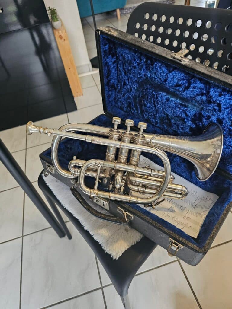 Estimation Cornet a piston Antoine Courtois en bon état avec étui