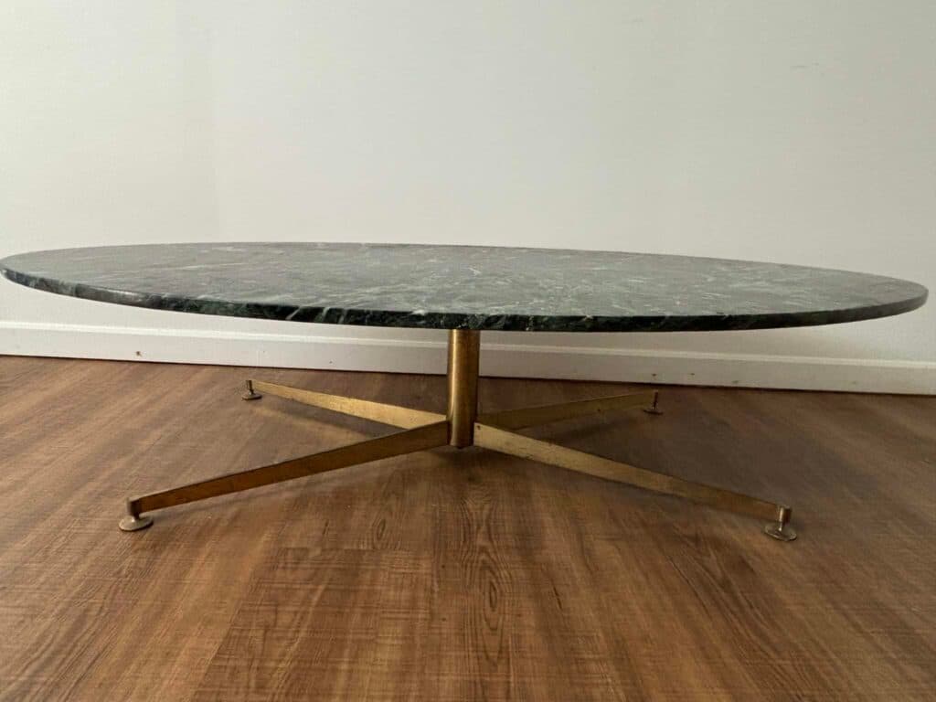 Estimation de valeur pour une table basse Arflex en marbre vert signée Michel Kin aux dimensions 164*80*38 Estimation de valeur pour une table basse Arflex en marbre vert signée Michel Kin aux dimensions 164*80*38