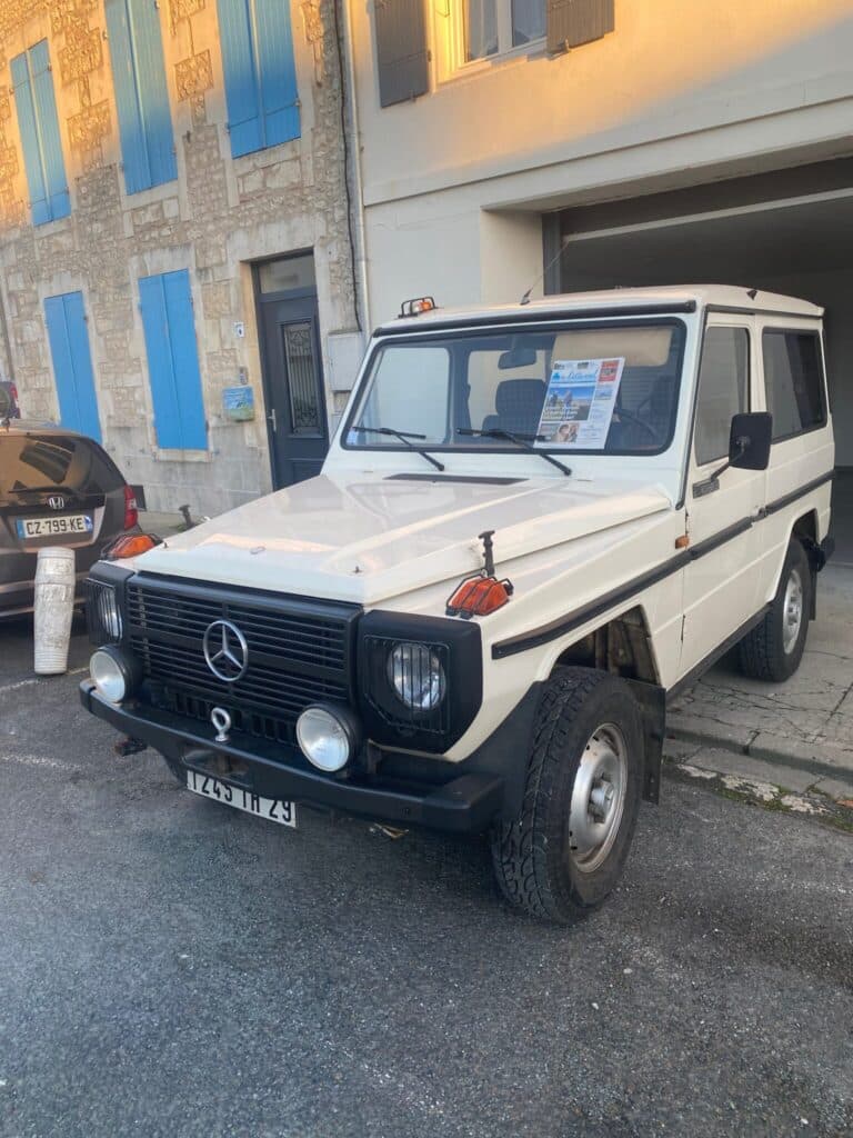 “Mercedes GD300 1981: Véhicule de Collection ayant participé au Paris Dakar 1985 en Excellent Etat”