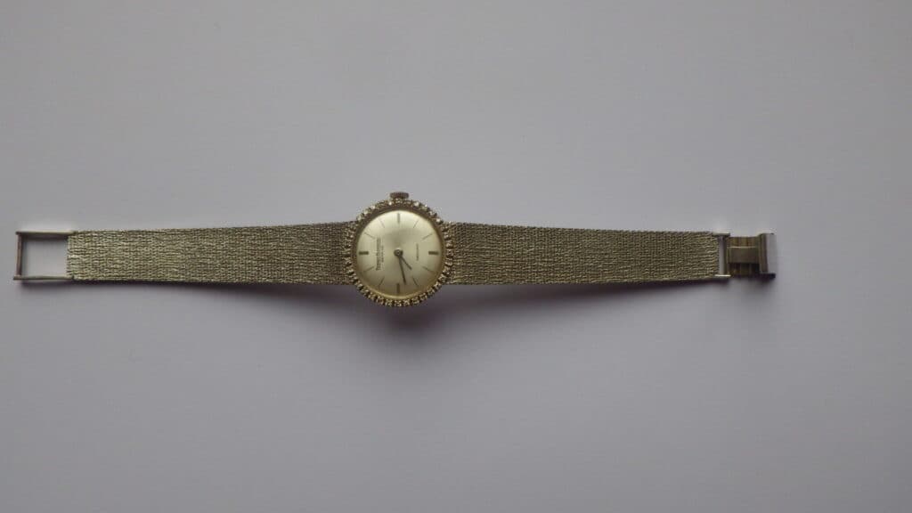 Estimation de la valeur d’une montre luxueuse Berney-Blondeau en or blanc et diamants