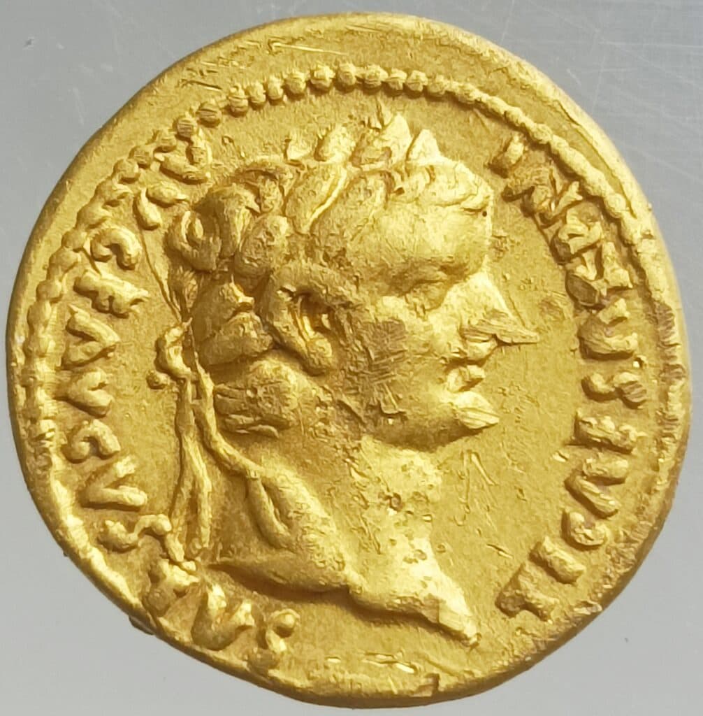 Estimation d’un Aureus de Tibère en or frappé à Lyon Estimation d’un Aureus de Tibère en or frappé à Lyon