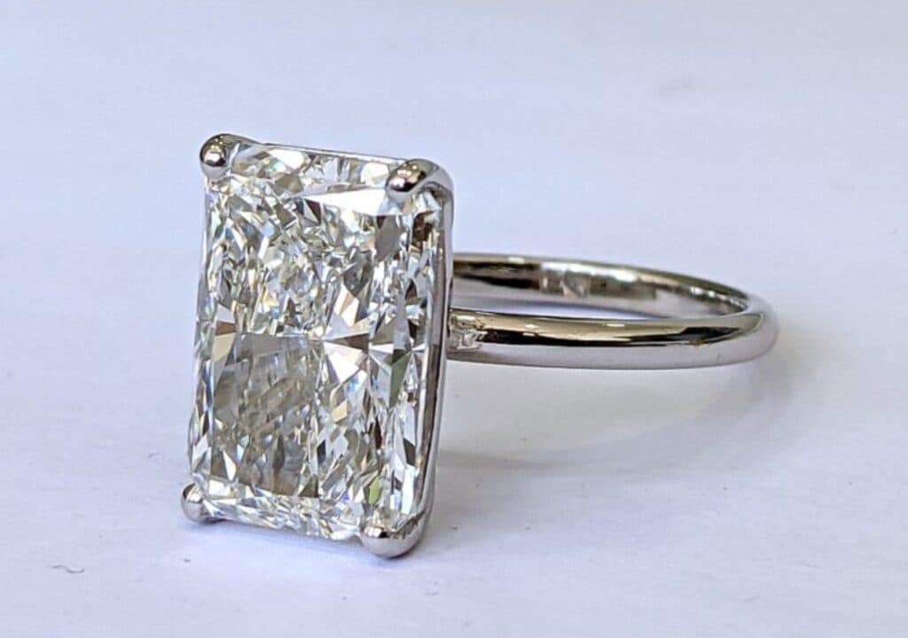 Estimation d’une bague de fiançailles en or blanc avec diamant 7.73 carats Estimation d’une bague de fiançailles en or blanc avec diamant 7.73 carats