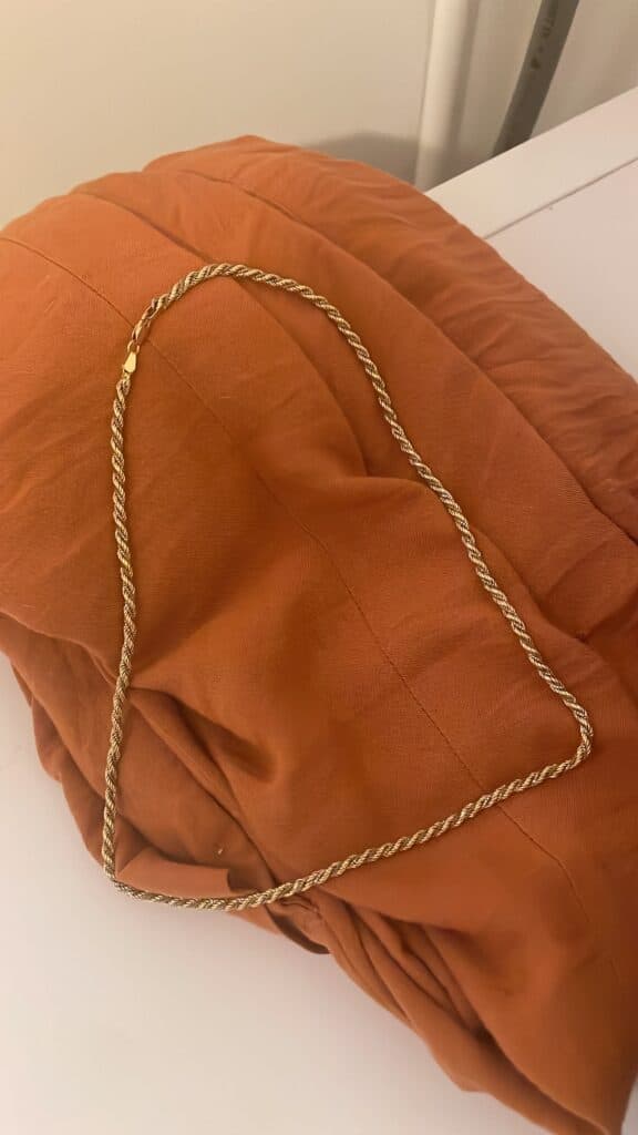 Évaluation d’une chaîne en or torsadée de 30g : élégance et tradition Évaluation d’une chaîne en or torsadée de 30g : élégance et tradition