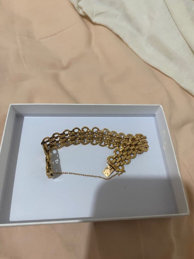 Estimation d’un bracelet en chaîne large en or jaune de 17,20 g Estimation d’un bracelet en chaîne large en or jaune de 17,20 g